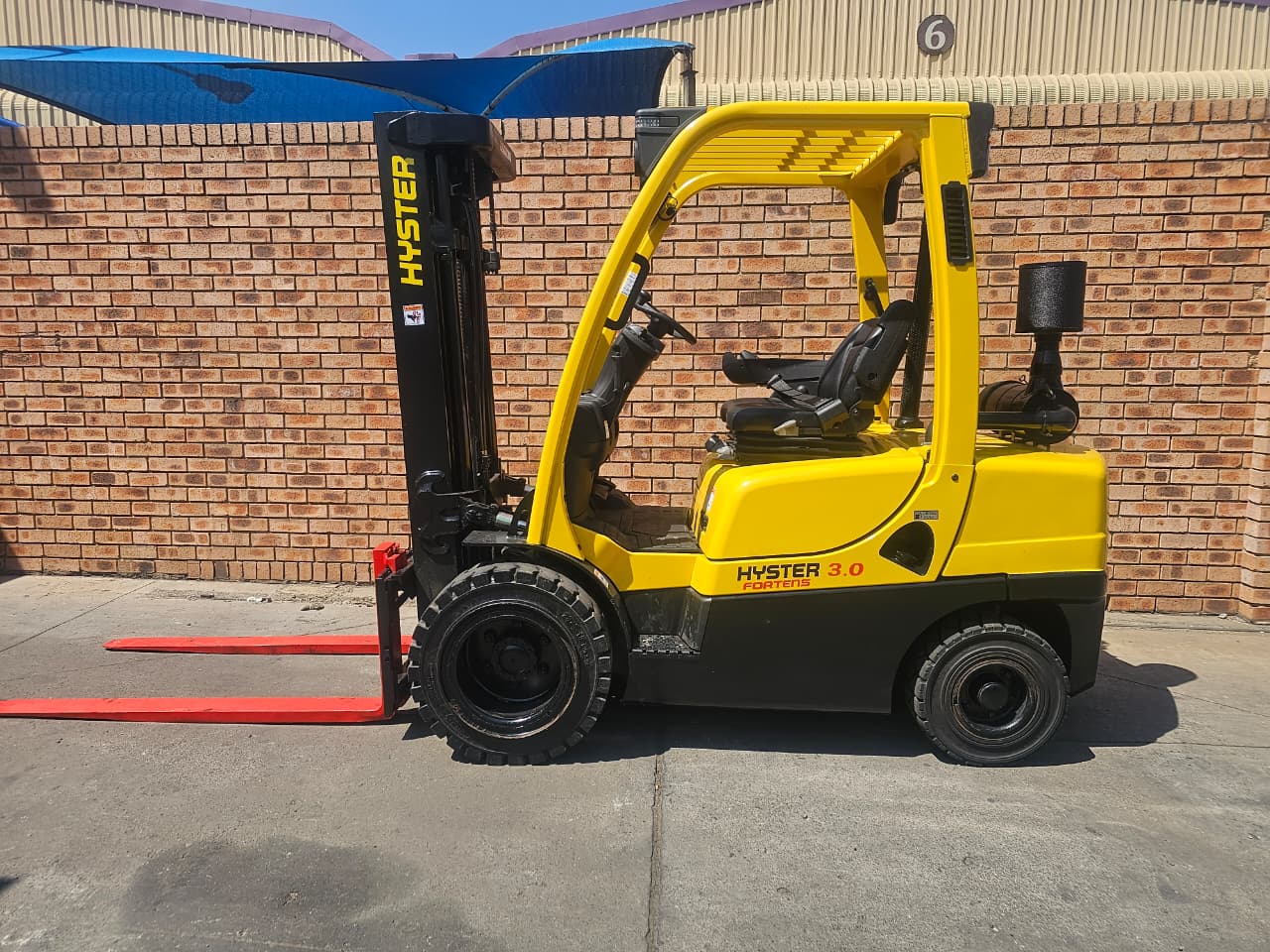 Forklift 1
